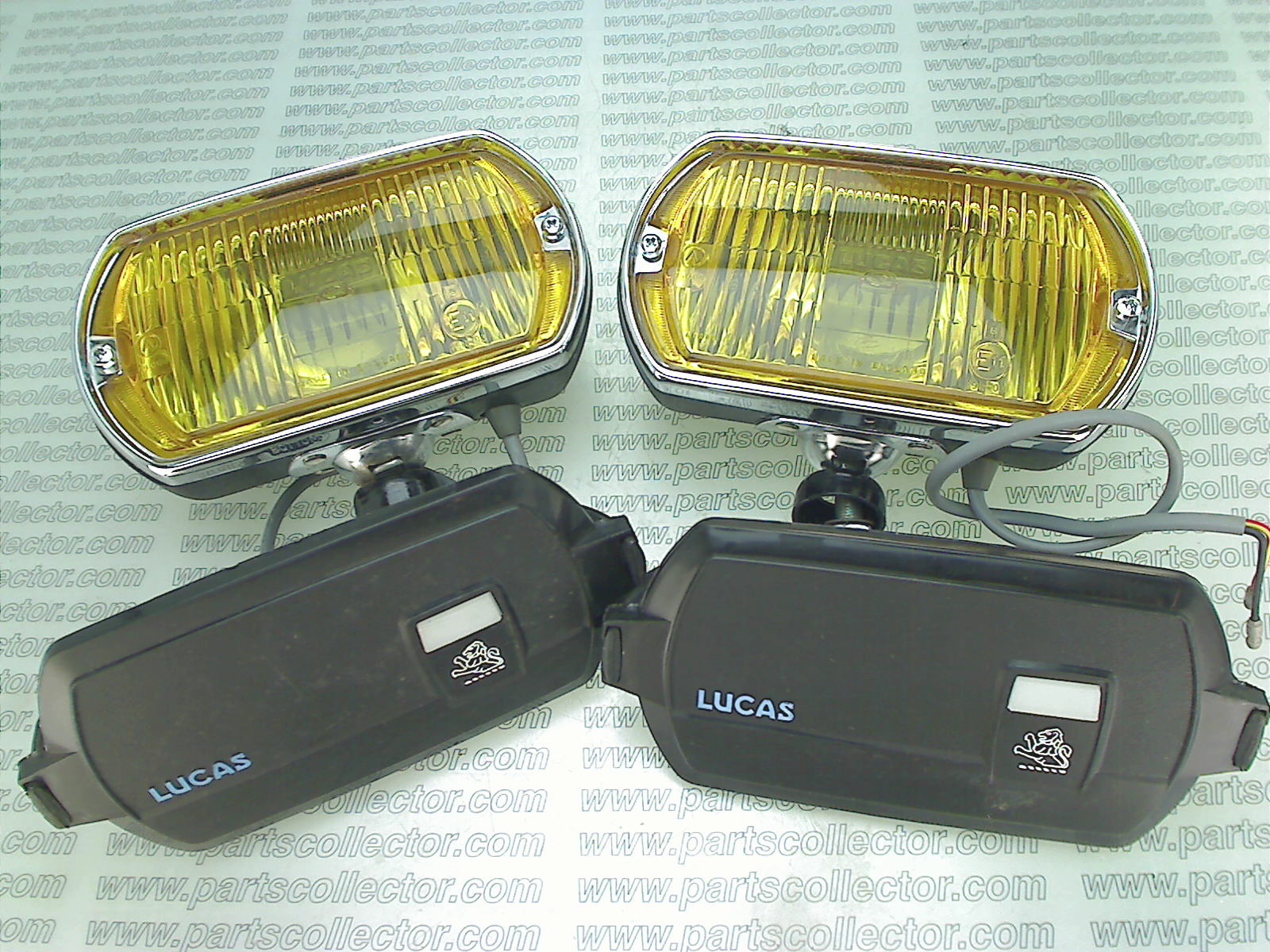 PAIR OF FOG LAMPS WITH PROTECTIONS